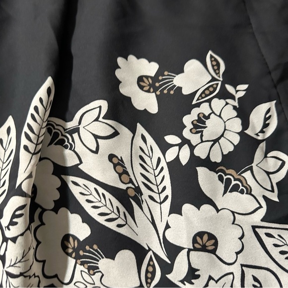 Geoffrey Beene Sport women's size 10 black floral twirly skirt - Picture 5 of 5